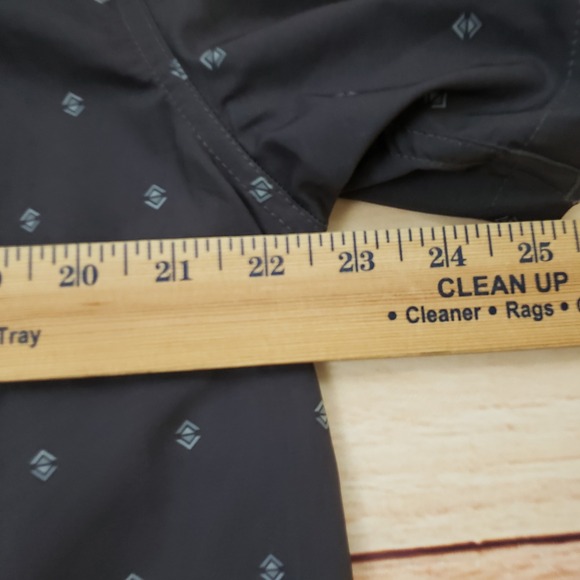 Voyager Shirt Mens Medium Gray Geometric Print Short Sleeve Button Down Outdoor - Picture 6 of 9